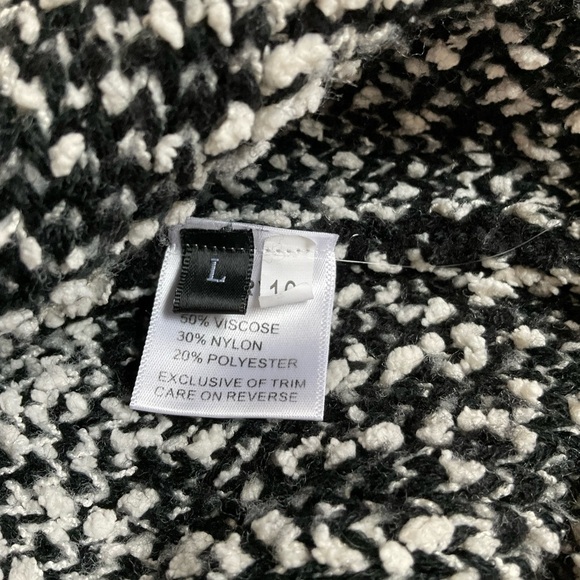 Burryco. Zebra Print Cut Out Sweater - Picture 4 of 5